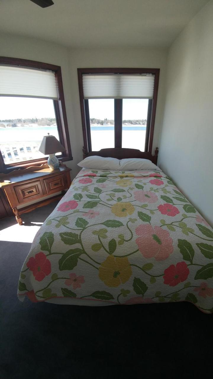 Snug Harbor Inn Sturgeon Bay Exteriér fotografie