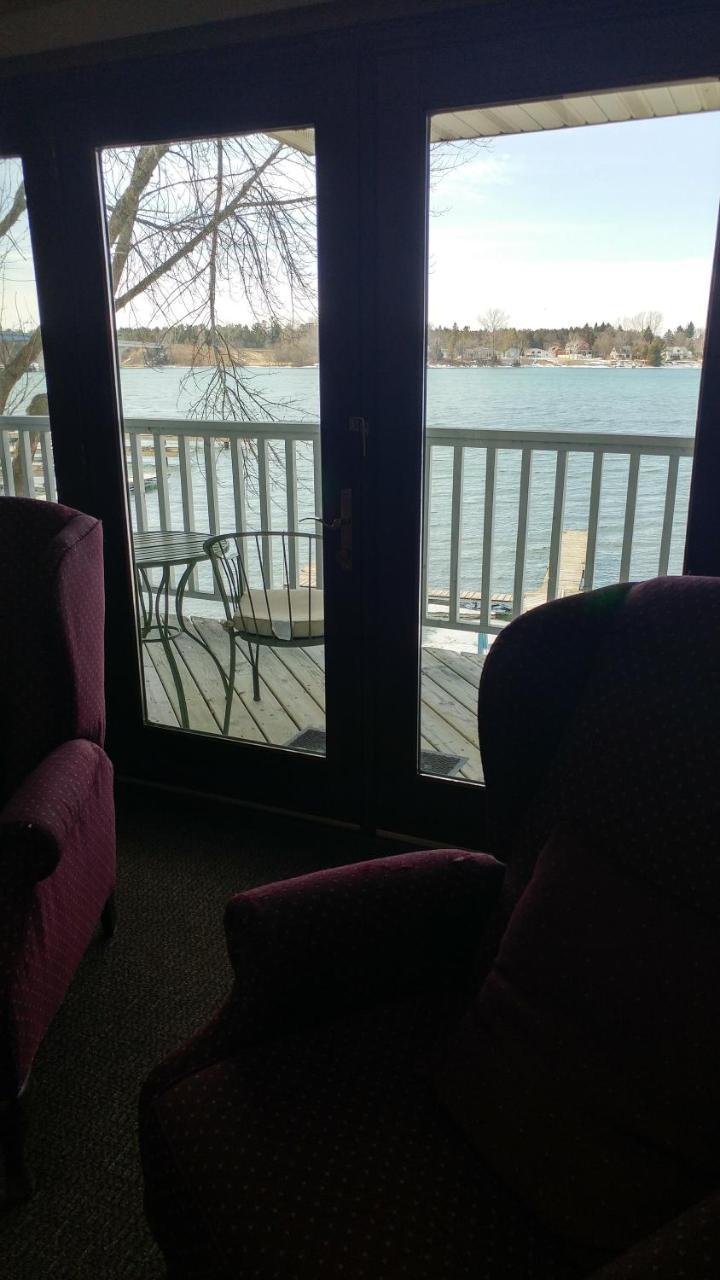 Snug Harbor Inn Sturgeon Bay Exteriér fotografie