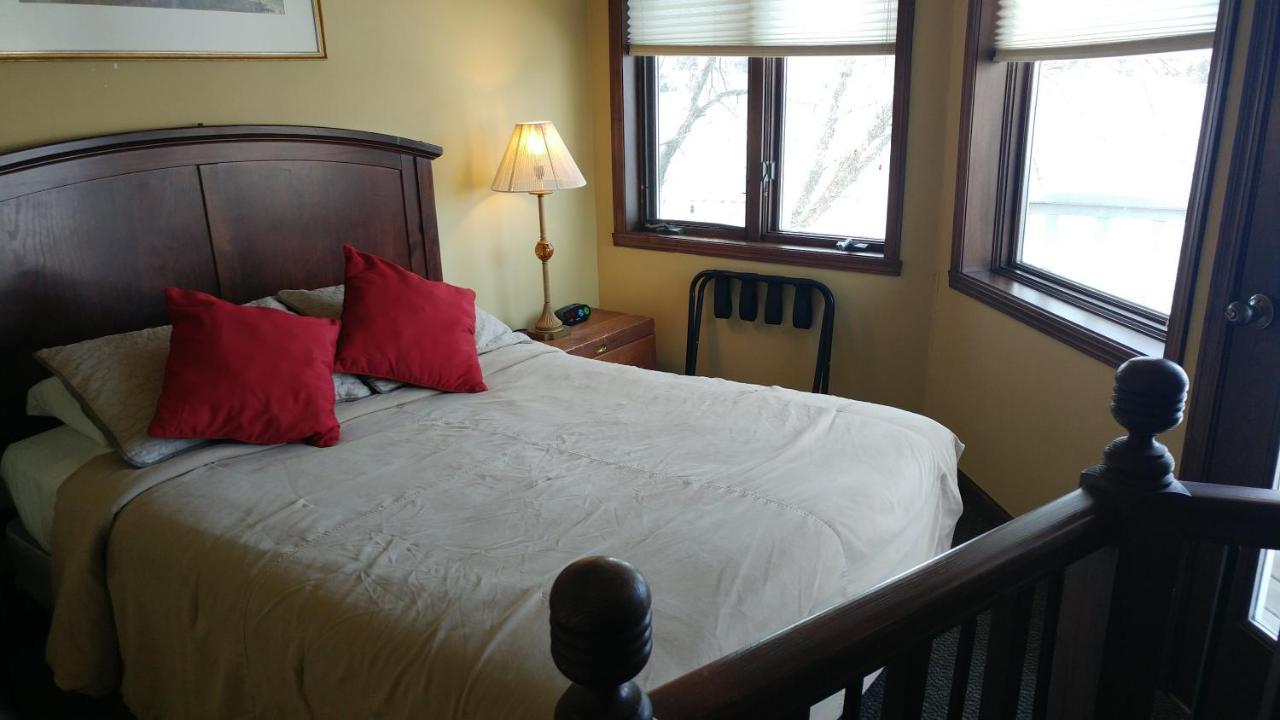Snug Harbor Inn Sturgeon Bay Exteriér fotografie